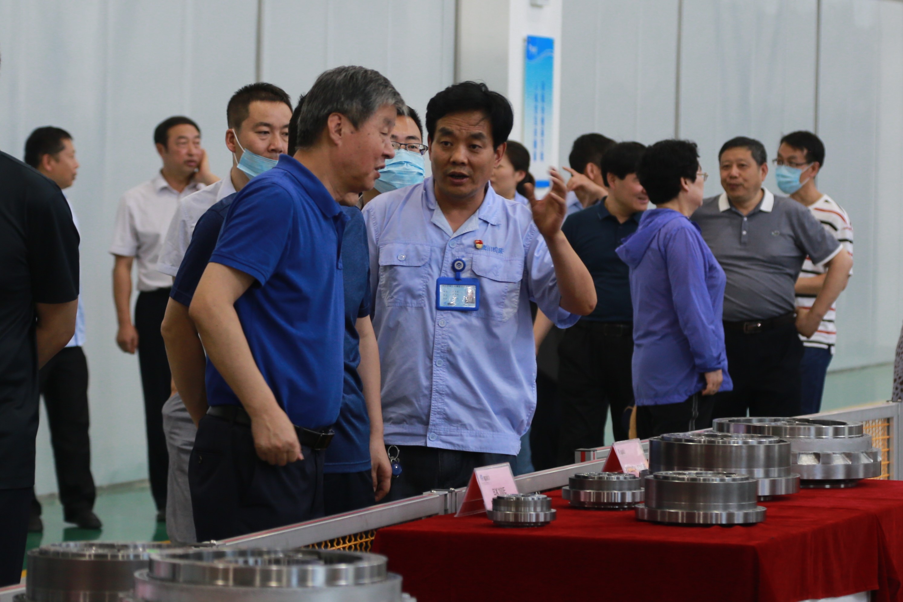 咸阳市政协主席汪文展一行莅临3044永利集团集团专题调研